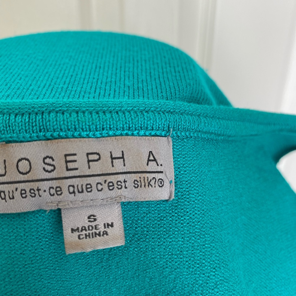 Real Cold Shoulder Top - Picture 5 of 5